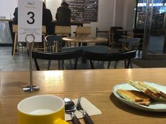 大堂-HELLO 27 意面·沙拉·帕尼尼