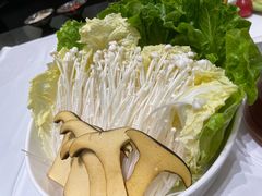 -红鼎豆捞·非遗鲍皇汤火锅(宝丰路店)