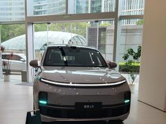 -理想汽车(世纪汇店)