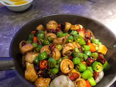 鹅卵石爆肥肠-老板恋上鱼(恒隆广场店)