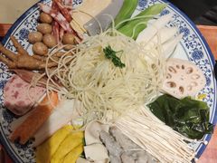 -周小明火锅(黑金冠社区店)