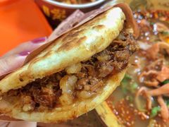 腊汁夹肉馍-火辣辣麻辣粉(桃园二巷店)