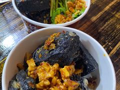 黑色经典臭豆腐-黑色经典臭豆腐·湖南特产(坡子街店)