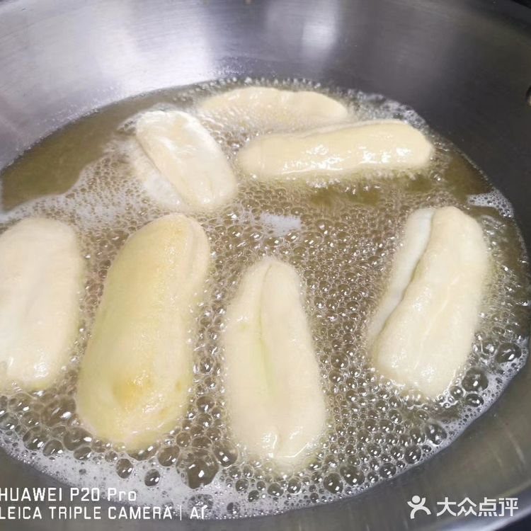 20200308001特殊的三八妇女节宅家制作炸油条记录……