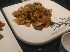 酸菜炒牛肉-尹兰楼西北风情餐厅(嘉定店)
