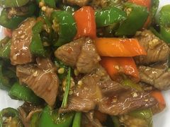 尖椒炒牛肉-乡味海鲜农家菜·巽寮土窑鸡(地道美食店)