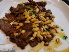 葱爆蒙古肉-刘胖子家常菜·蹄花焖藕(中央花园店)