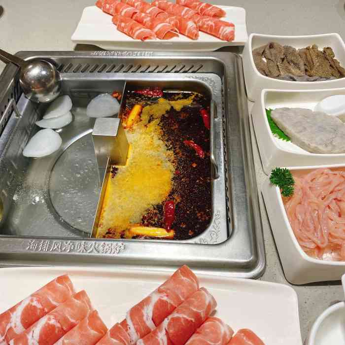 海底捞火锅(安吉万达店)-"原来安吉万达还有一家海底捞,这家海底捞等.