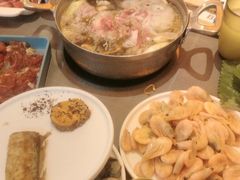 -黑金·寻焰自助百汇·烤肉·火锅(中街店)