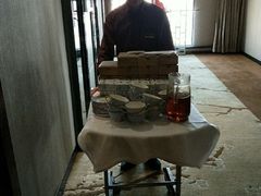 -武汉光谷广场杨家湾地铁站怡程酒店