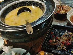 -九锅一堂酸菜鱼(万达广场店)