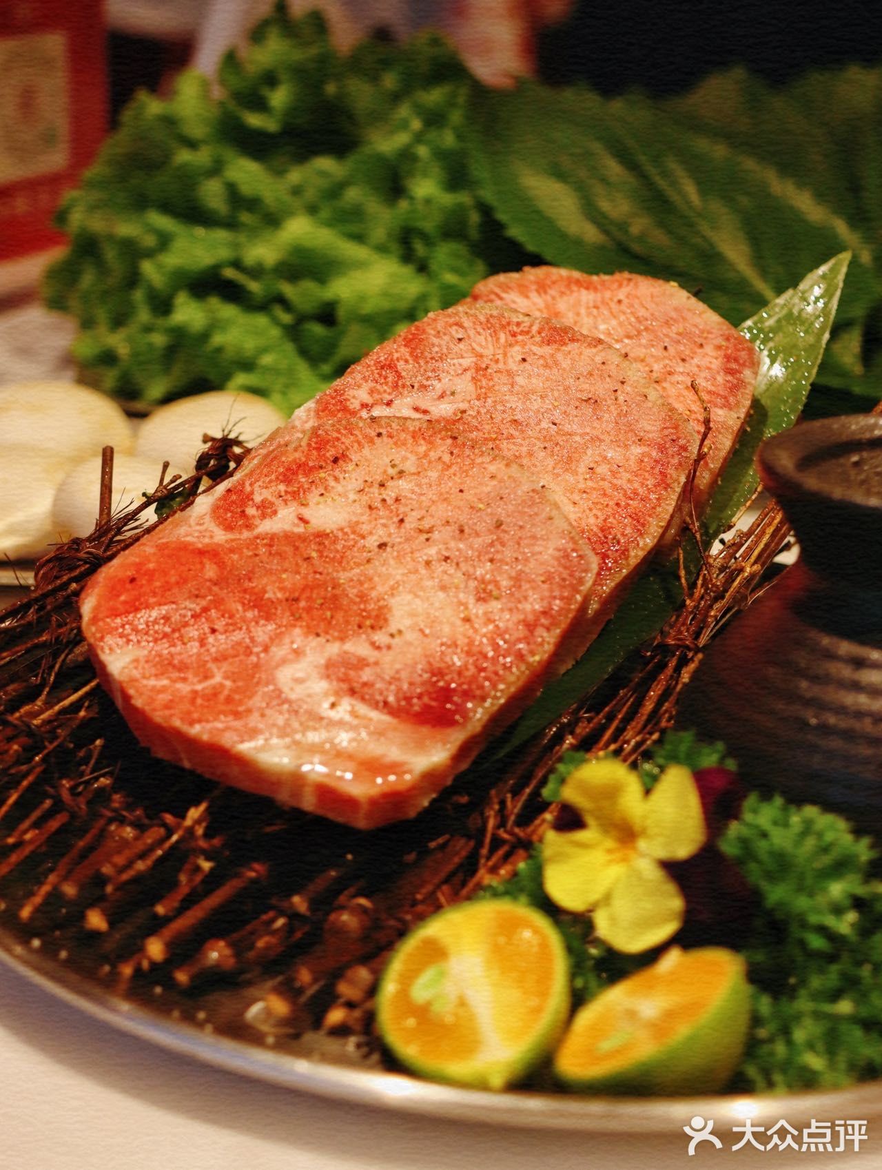 最鹤城家庭拌肉，招牌必点，肥瘦相间却不腻。调味牛排卷