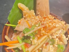 柠檬香叶鸡-云海肴云南菜·蒸汽石锅鱼(青岛万象城店)