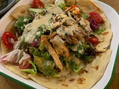 照烧鸡肉配牛油果拉法沙拉-HELLO 27 意面·沙拉·帕尼尼