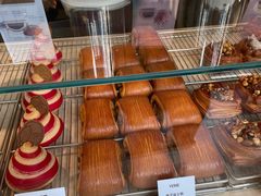-VERIE BAKEHOUSE