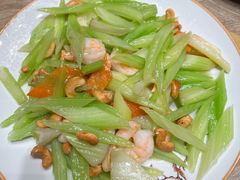 素炒腰果虾仁-小船渔村•大连菜•大连焖鱼(黄河路店)