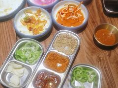 -明洞阿姨·韩式酱蟹烤肉·创意料理(三元桥店)