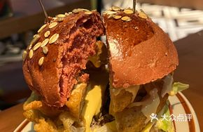 Explosive Cheese Beef Burger