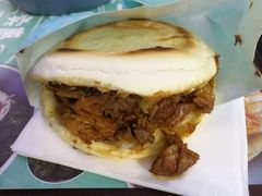 腊汁肉夹馍-魏家凉皮(北京南站店)