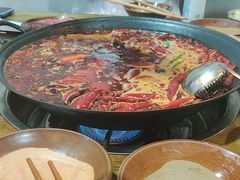 -黄潇洒老火锅(九眼桥宏济巷店)