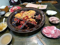 -渝嘴小老弟老火锅(华新村店)