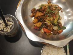 -愉肴麻辣香锅(中北镇店)