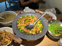 -聚鑫朋酸菜肥肠(文艺路口店)