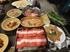 -宽板凳老灶火锅(台湾街店)