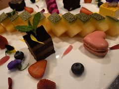 家庭套餐里的水果甜品-Golden Lily河内巴黎法越料理餐厅(建国西路店)