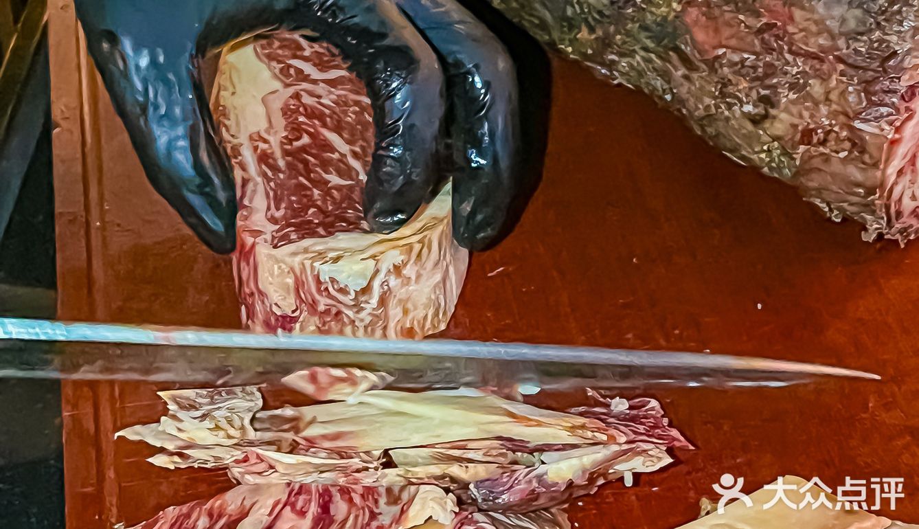 离开广州前一定要去这家店吃熟成牛肉‼️布丁还有限时团购优惠哟😽