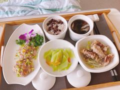 -爱的果实月嫂育婴师(世纪东方店)