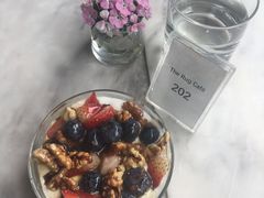 野莓核桃蜂蜜希腊酸奶-The Rug Cafe(王府中环店)