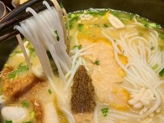 -银米·云南传统过桥米线(双廊黑金冠店)