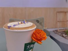 风城玫瑰-大青树咖啡(大理古城店)