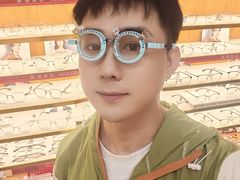 -优医视平价眼镜蔡司依视路折扣工厂店(十里堡店)