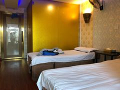 -东方亮足道(中国红街店)