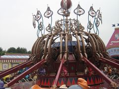 -小飞象旋转世界