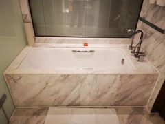 -上海滴水湖皇冠假日酒店