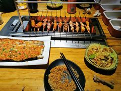 会自己转的烧烤炉-悦屋老板娘的烤肉店(紫薇田园店)