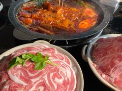 -茅草房·河畔园林火锅