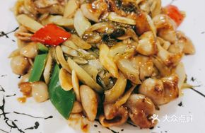 Stir-fried Pig Intestine with Water Green Vegetables