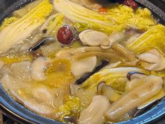 -香巴拉云南餐厅(华莱坞店)