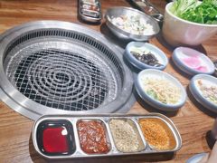 -明洞阿姨·韩式酱蟹烤肉·创意料理(三元桥店)