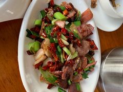 -临江餐馆二楼美食部落