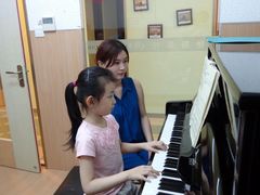-柏斯音乐艺术中心·钢琴·吉他(上音店)