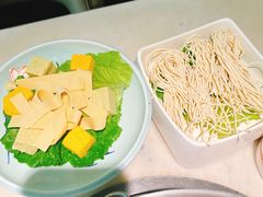 三色冻豆腐-左庭右院鲜牛肉火锅(浦江欢乐颂店)
