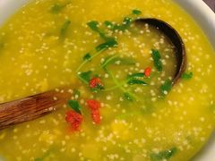 养生小米豌豆苗-卯时·龙光雅宴·精致锡帮菜(惠山古镇店)