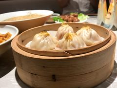 蟹粉汤包-松鹤面馆·古法焖肉面(观前店)