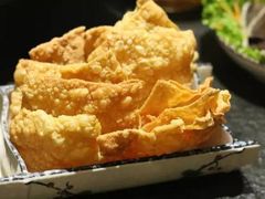炸豆腐皮-洪氏嗨捞·广东猪肚鸡·椰子鸡火锅(西咸万象城店)