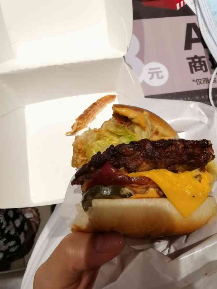 肯德基(珠江路地铁店)-"环境挺好的,干净卫生,奶很好喝, 是我想.